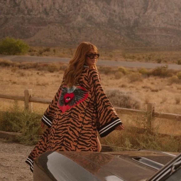 Sacred heart kimono bomber - Picture 3 of 6